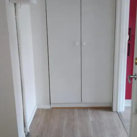 Center Проживание в семье *